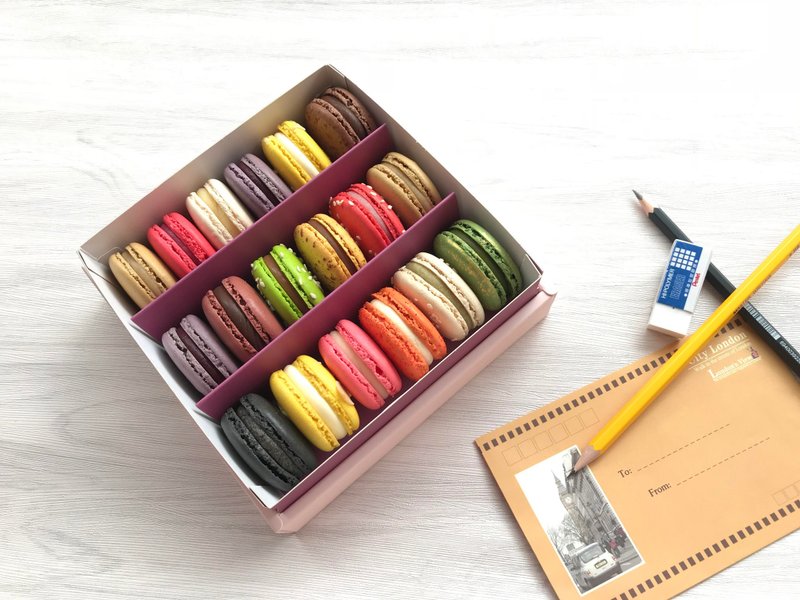 HERSTON 18入马卡龙 【情人限定系列 】 - 蛋糕/甜点 - 其他材质 多色