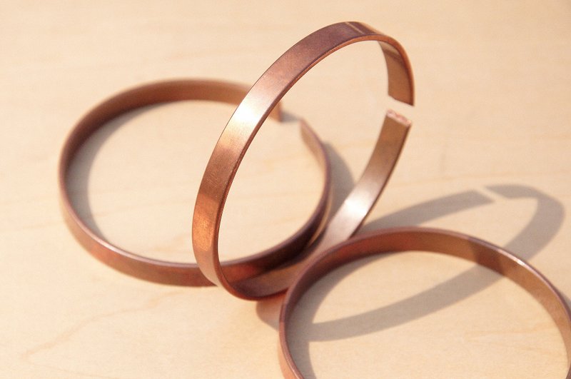 情人节礼物 手工铜手镯 / 红铜手环 / 红铜手镯 / 手工手环 / 民族风手环 - 纯色宽版红铜手环 - 手链/手环 - 其他金属 多色