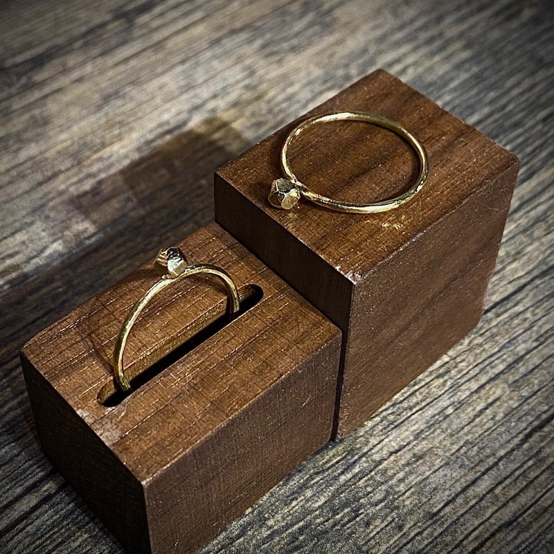 黄铜石线戒 - 戒指 - 铜/黄铜 金色