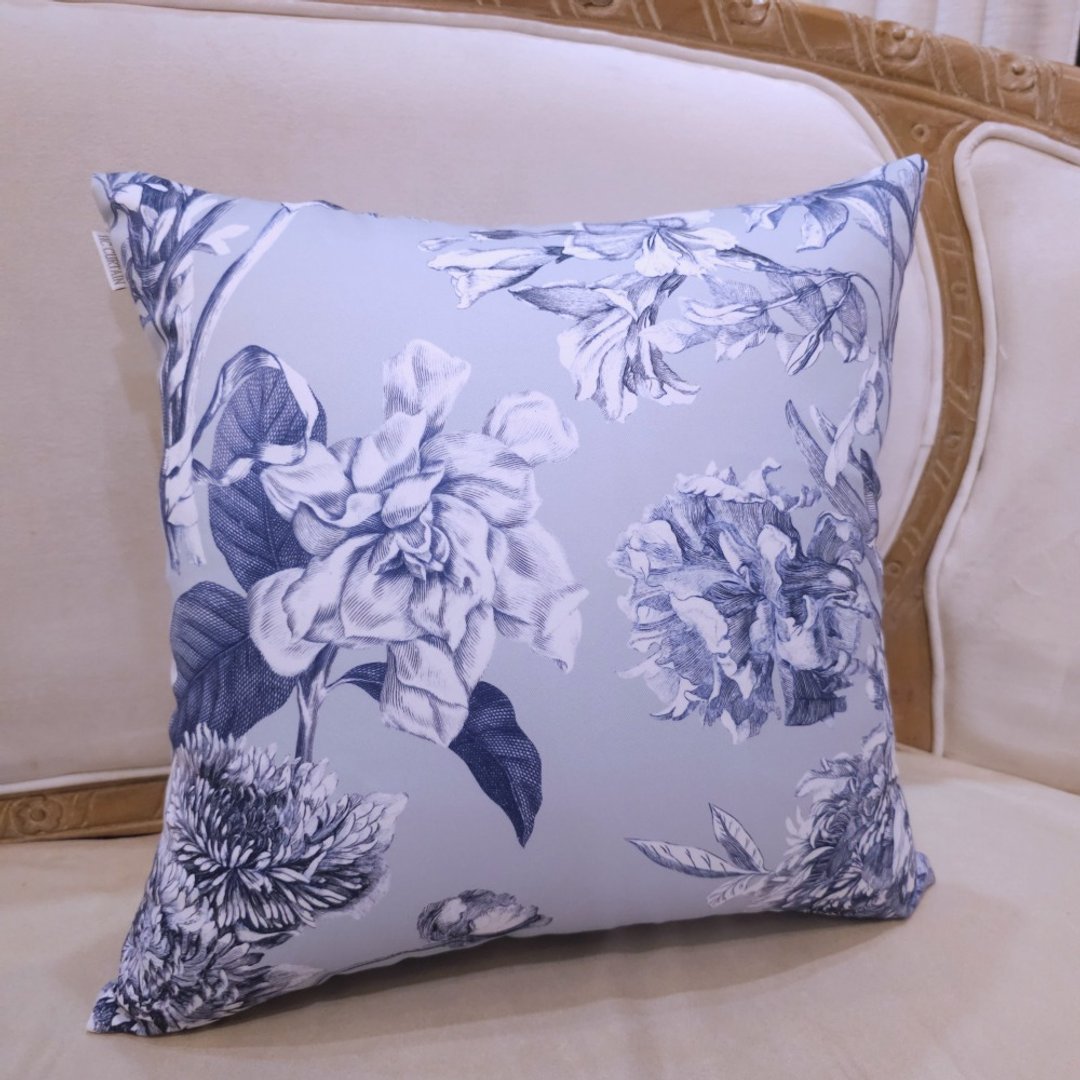 HC印花抱枕套 现货 欧美花版 HC7001-01 靛蓝维多利亚花卉 浅蓝底 - 枕头/抱枕 - 聚酯纤维 