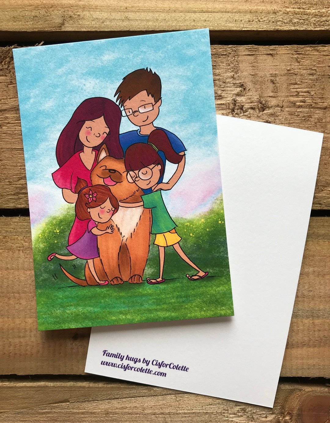 Family hugs postcard - 卡片/明信片 - 纸 多色