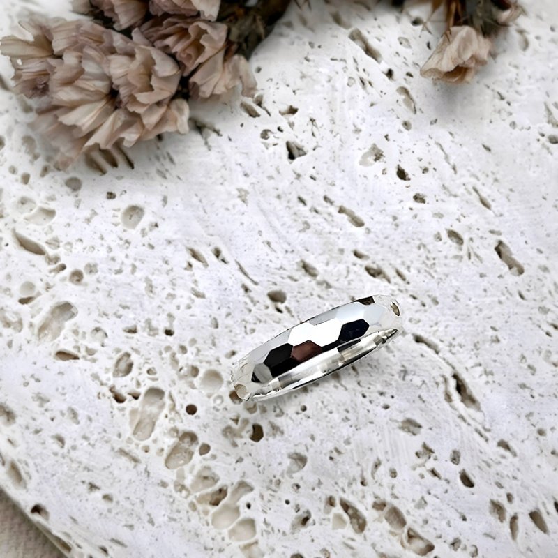 真实自我 | 棱角纯银戒指 - 戒指 - 纯银 银色