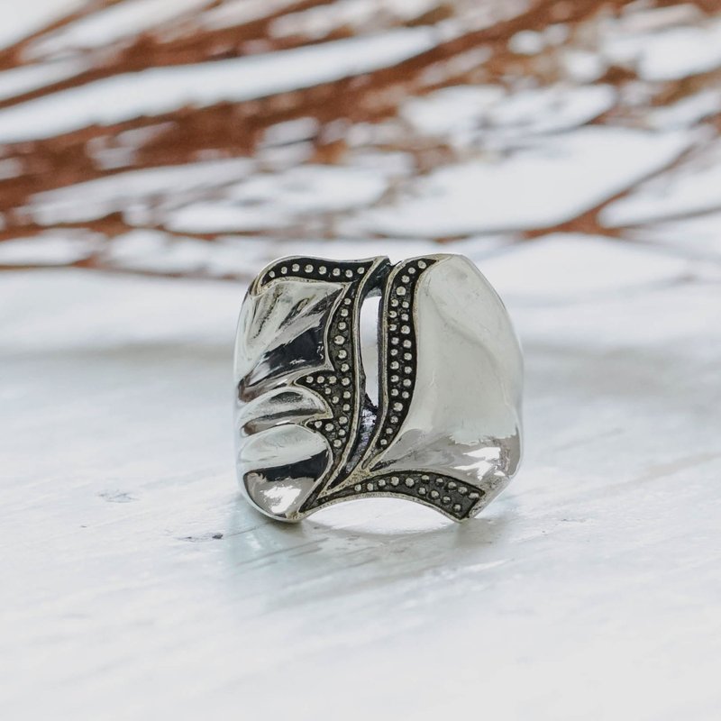 字母戒指英文銀色肉刻字戒指 - 戒指 - 纯银 银色