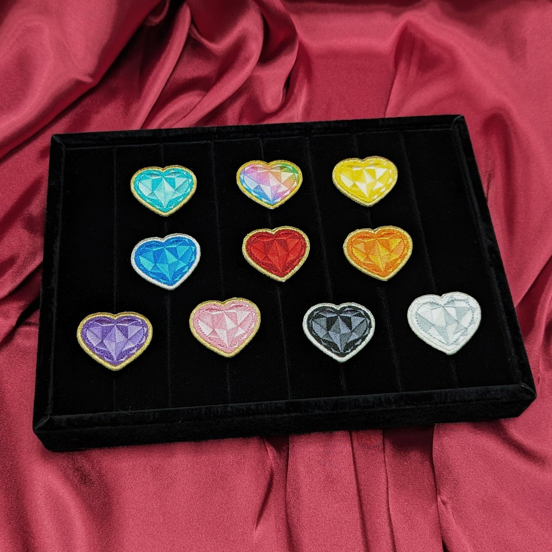 【刺绣别针】爱心宝石 Dream Heart |礼物|幸运色|生日|七彩 - 胸针 - 绣线 多色