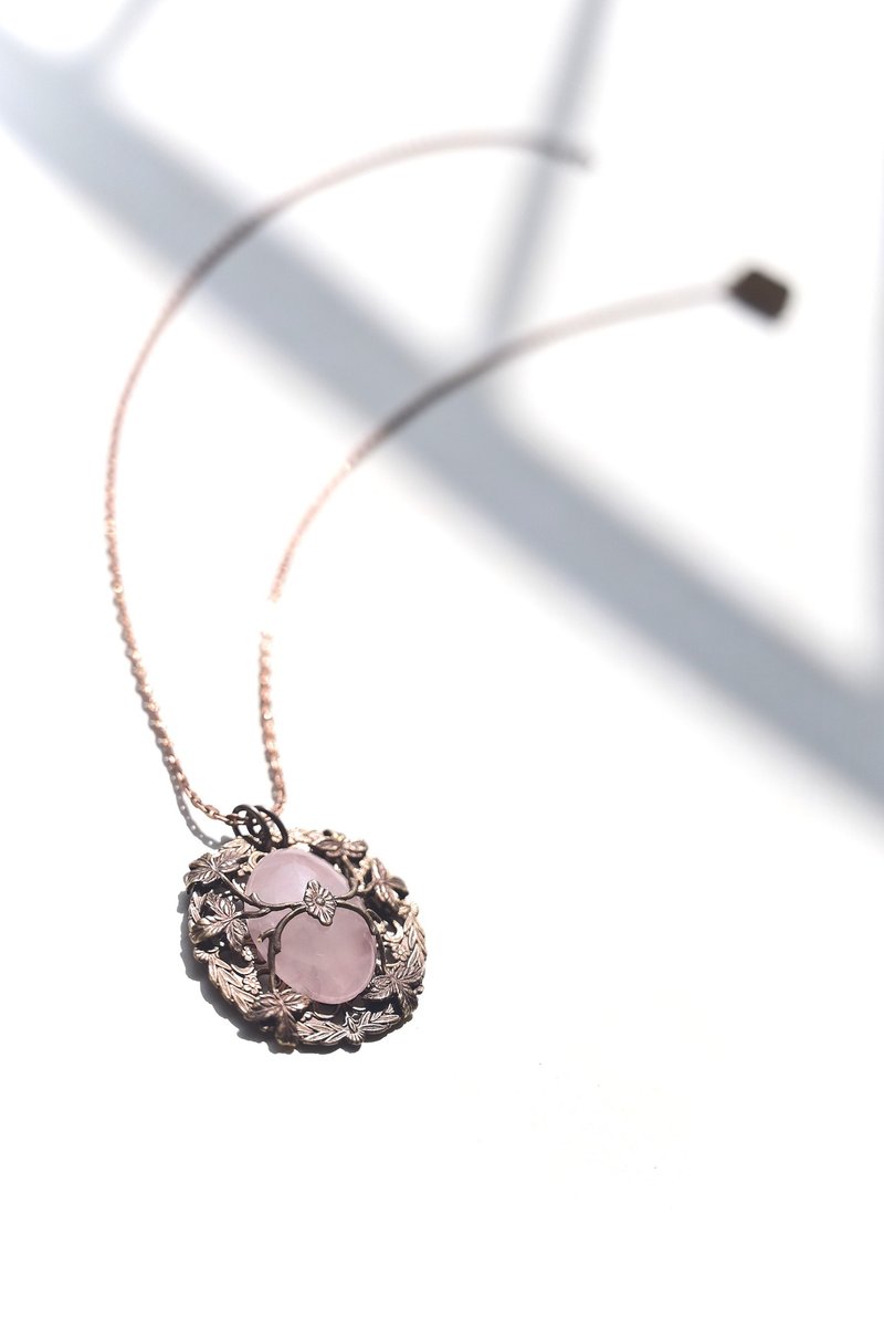 欧式古典镂空花枝+天然玫瑰晶颈錬~粉晶~爱情石~手作项链 - 项链 - 宝石 粉红色