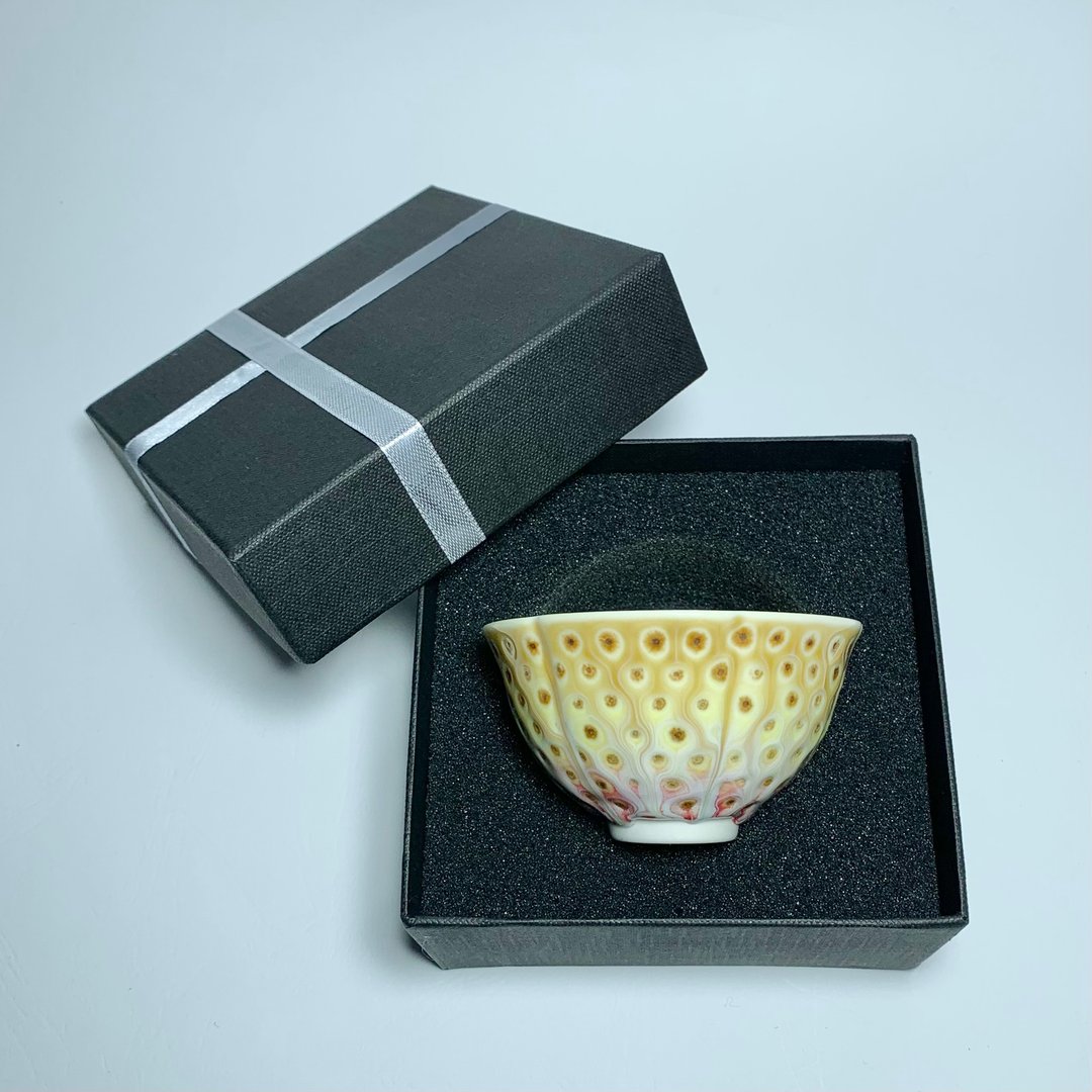 孔雀开屏 葵花杯 80ml 邱毓宁 莺歌制 A10-30 - 茶具/茶杯 - 瓷 多色