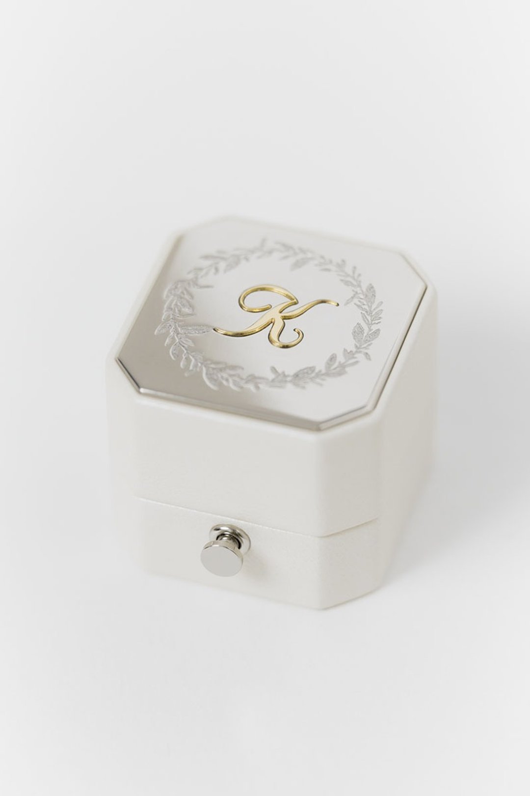 皮革戒指盒 - OCTAGON LOCK GRAND - 手工单刻复古风格求婚盒 - 戒指 - 真皮 白色