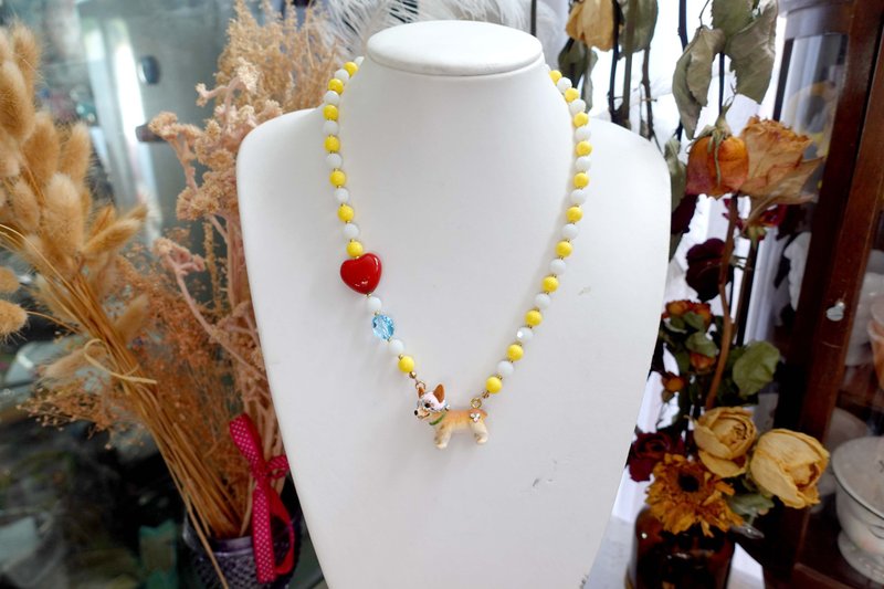 眼罩哥基小狗颈链项链 柯基缀施华洛水晶宝石红心串珠颈链项链 - 项链 - 塑料 多色