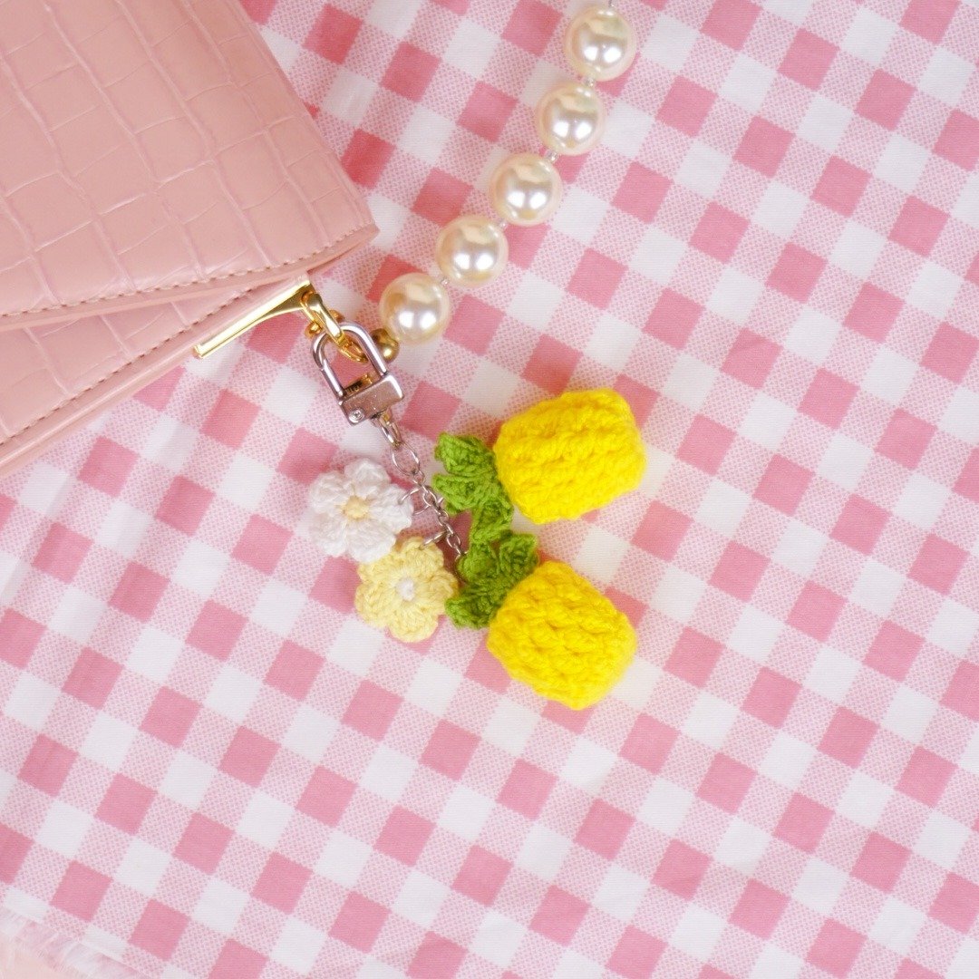 pineapple keychain charm zipper  key ring key chain bag charm handmade gift - 吊饰 - 棉 黄色
