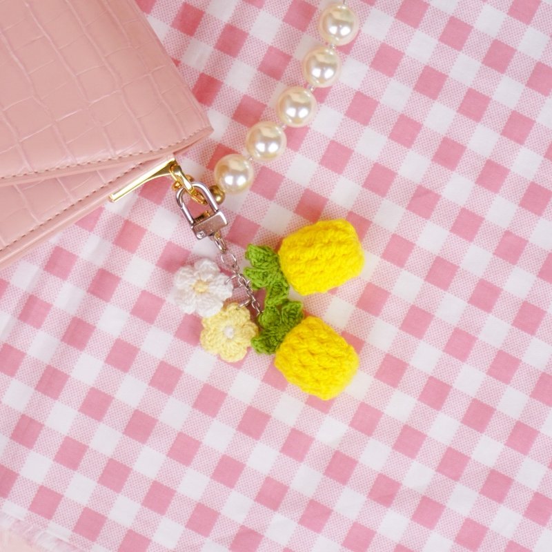 pineapple keychain charm zipper  key ring key chain bag charm handmade gift - 吊饰 - 棉．麻 黄色