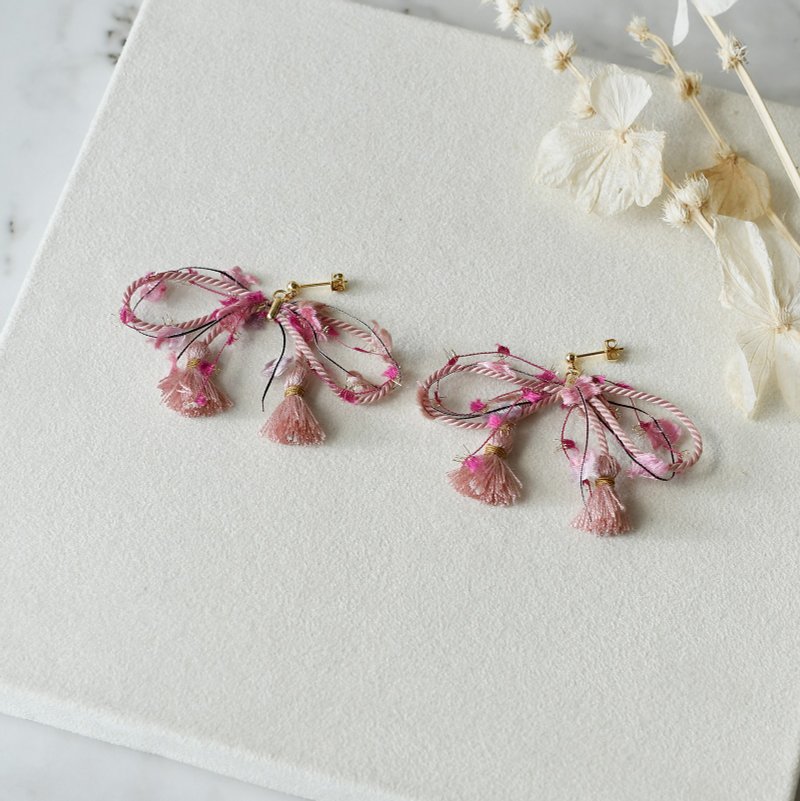春│附流苏缎带耳针・耳夹／樱花粉 - 耳环/耳夹 - 其他材质 粉红色