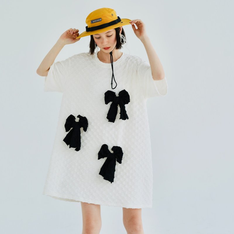 黑色蝴蝶结 立体白色连身裙 / 裙子 短裙 长上衣 短袖 - 洋装/连衣裙 - 其他材质 白色