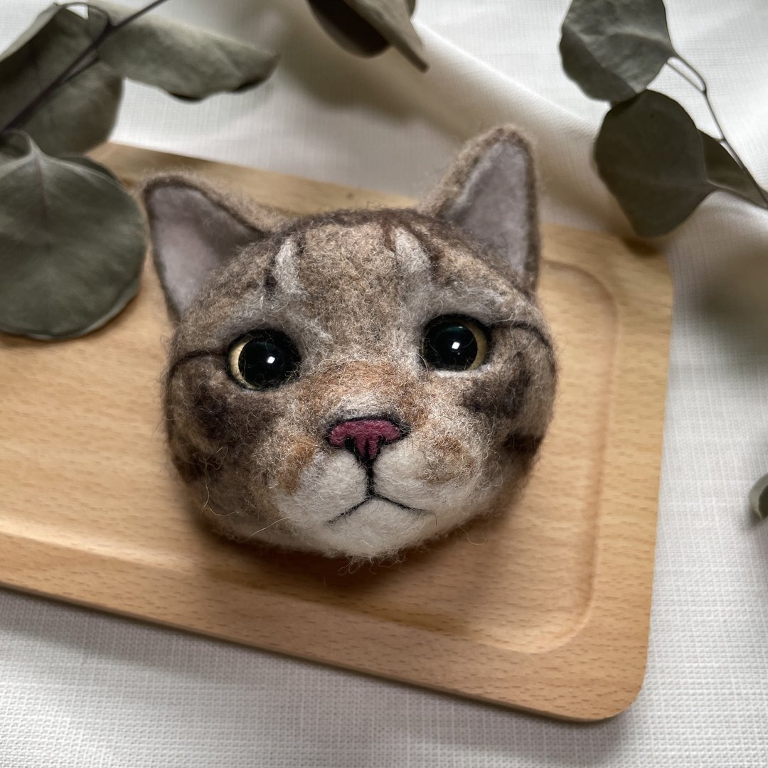 【可定制】 羊毛毡 手作 拟真 宠物 短毛 虎斑 猫咪 别针 - 胸针 - 羊毛 多色