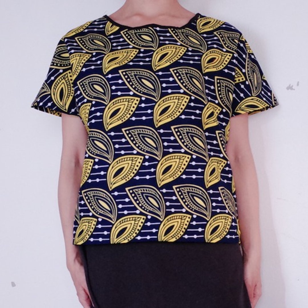 African print cloth French sleeve top (vivid plants) - 女装上衣 - 棉．麻 