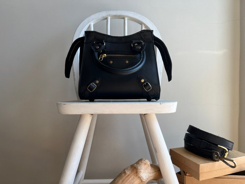 【现货款】设计师选品・机车包・小牛皮・纯手工制作 - 手提包/手提袋 - 真皮 多色