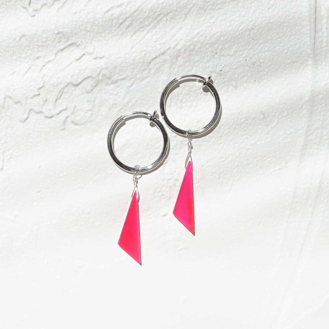 SV925SF*Fuchsia Pink Chalcedony Triangle pierced earring / earring - 耳环/耳夹 - 宝石 粉红色