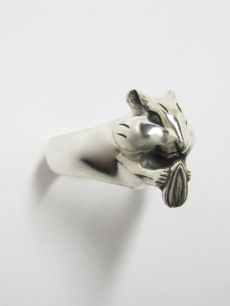 Chestnut squirrel RING - 戒指 - 其他金属 银色