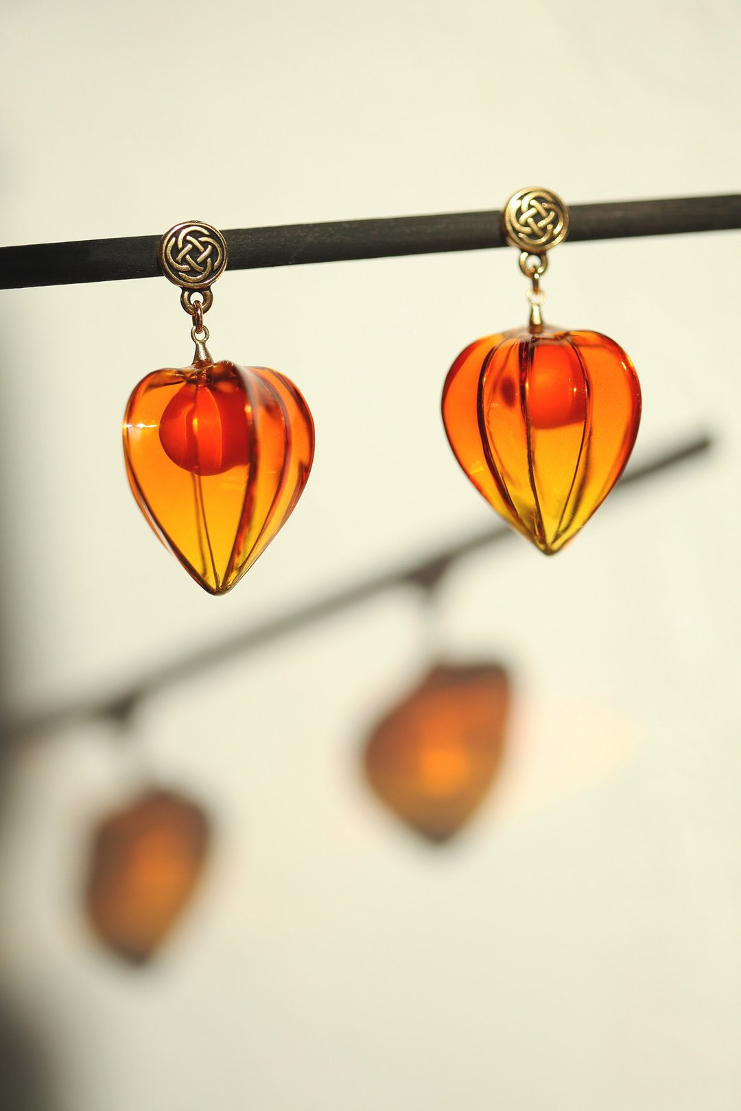 Earrings Physalis or Lanterns - 耳环/耳夹 - 树脂 橘色