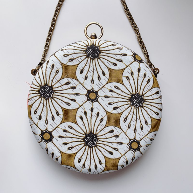 蜜糖花蕊小圆包 — 可手拿/ 斜背两用 - 手拿包 - 棉．麻 黄色