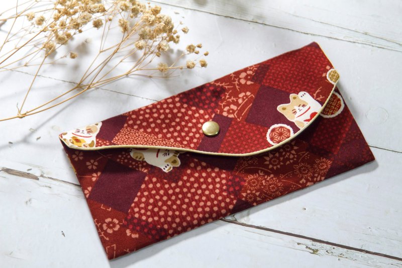 【Gi LAI】10*20Cm开运红包袋 存折袋-和风拼接招财猫 - 皮夹/钱包 - 棉．麻 红色