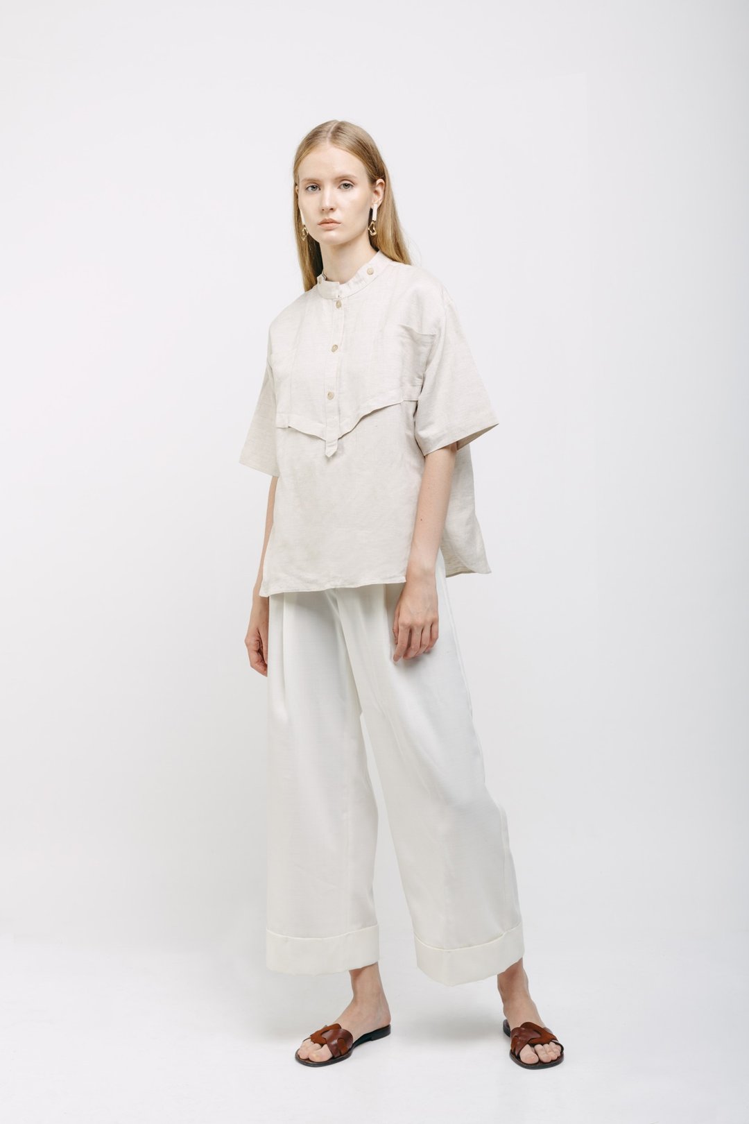 Oatmeal Linen Oversized Top with Mao Collar - 女装上衣 - 亚麻 卡其色