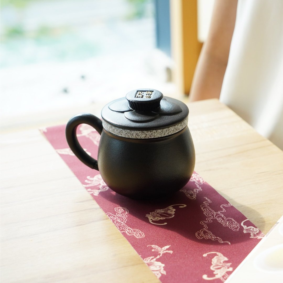 【中秋送礼】陆宝 知足常乐盖杯 320ml 办公室 泡茶杯 - 茶具/茶杯 - 陶 黑色