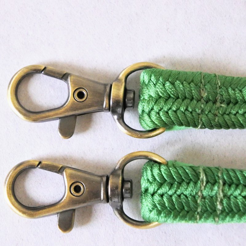 改造和服：用和服带制作的智慧型手机肩带和智慧型手机挂带 - 挂绳/吊绳 - 丝．绢 绿色