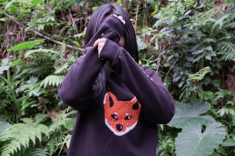 狐狸羊毛毡 大学T 黑 - 中性连帽卫衣/T 恤 - 棉．麻 黑色