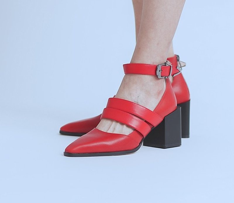 率性粗带 扣饰真皮粗高跟鞋 鲜红 - 高跟鞋 - 真皮 红色