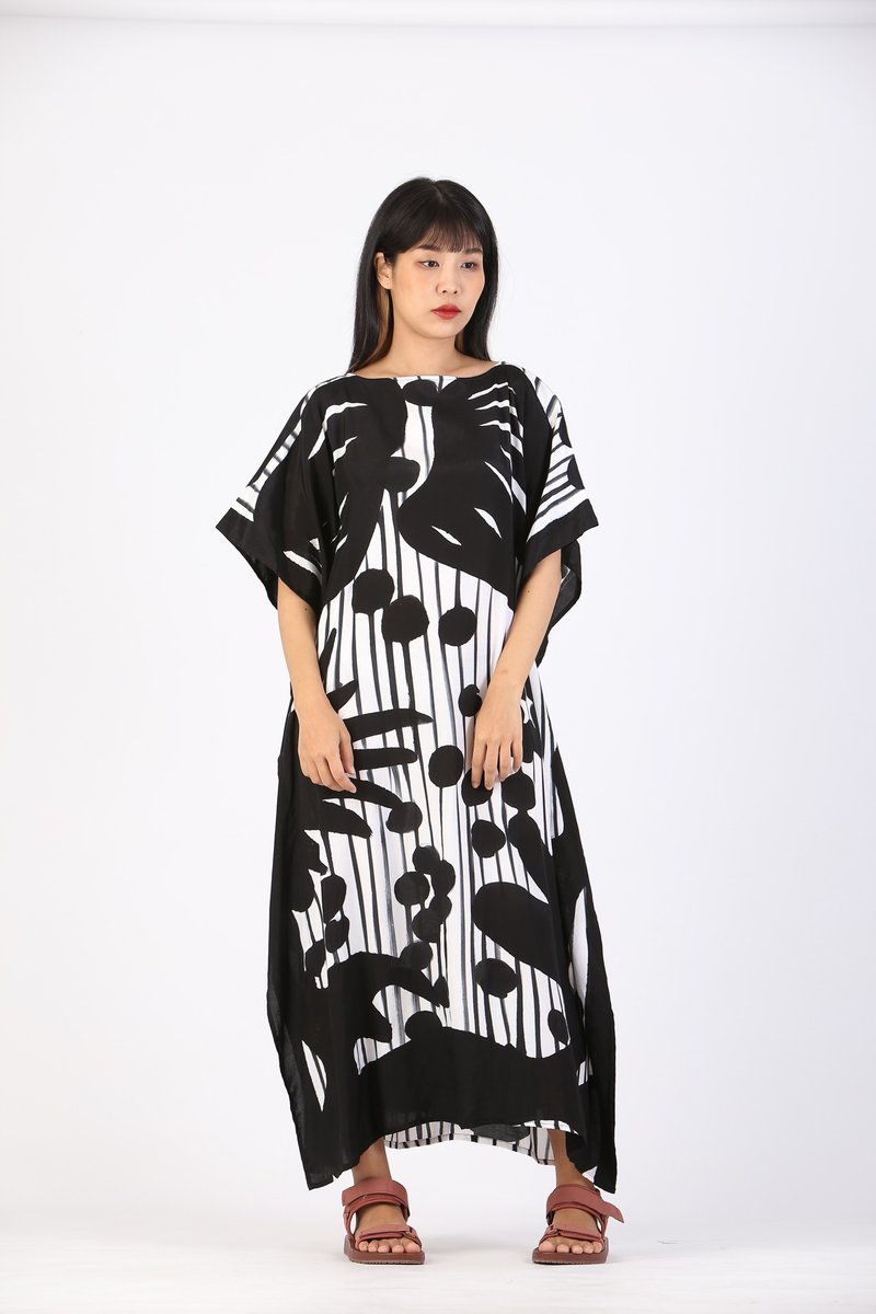 Hand Painted Cotton Silk Kaftan for Summer Resort Vacation F - 洋装/连衣裙 - 棉．麻 黑色