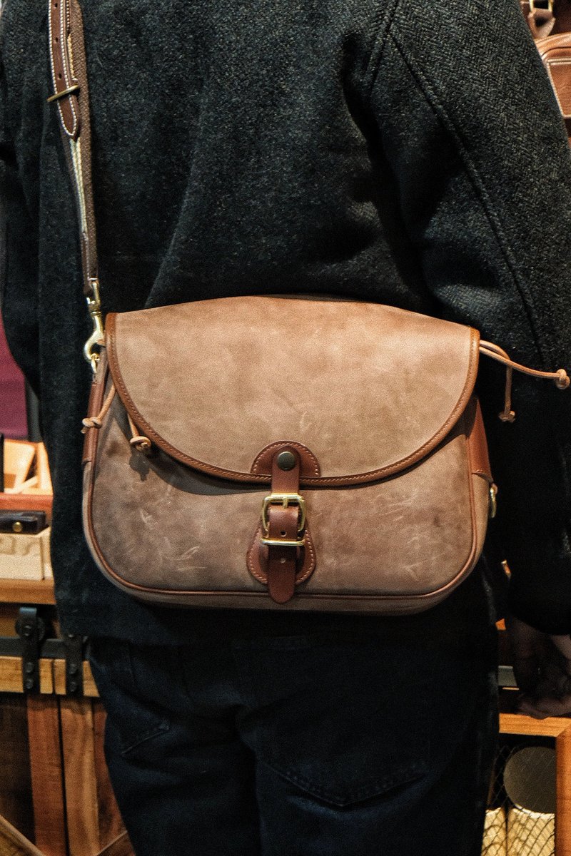 手工霍尔文牛皮单肩包相机包邮差包美式复古斜挎包 - 侧背包/斜挎包 - 真皮 