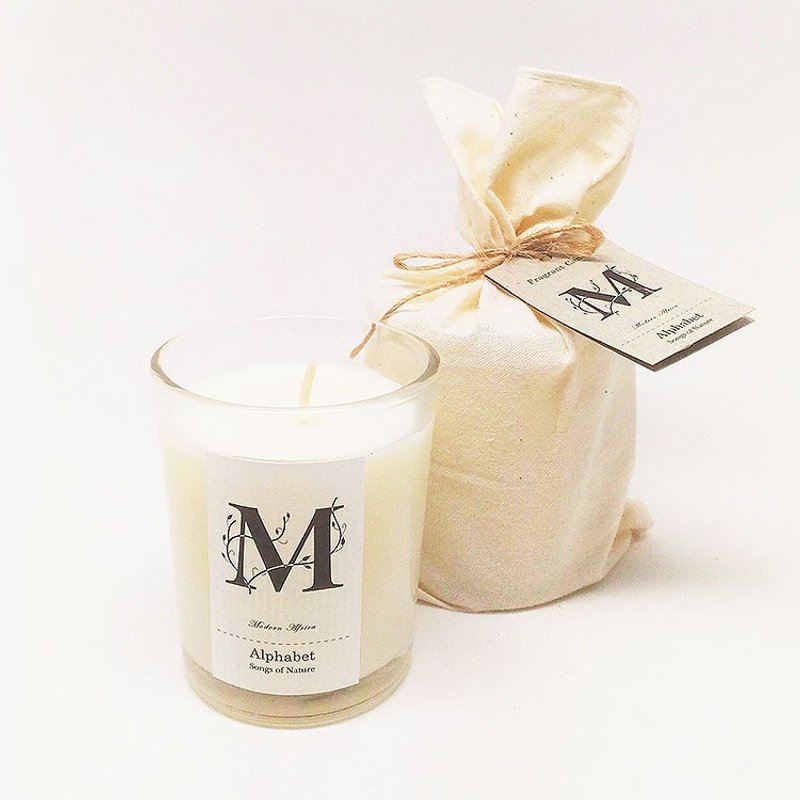 日本100%大豆字母小蜡烛 - 字母M现代非洲 - 身体护肤/按摩油 - 玻璃 白色