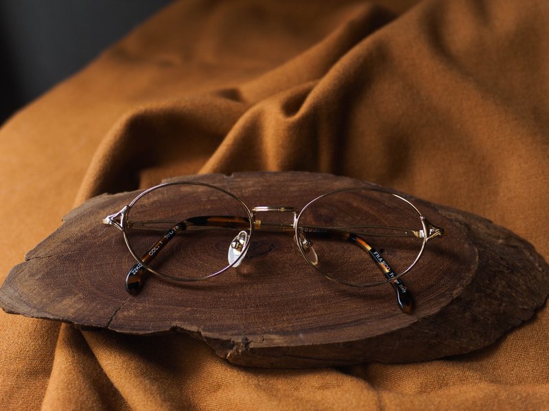 金沙弧线三角篓空椭圆形细框金属镜框古董眼镜 Italy/glasses - 眼镜/眼镜框 - 贵金属 金色