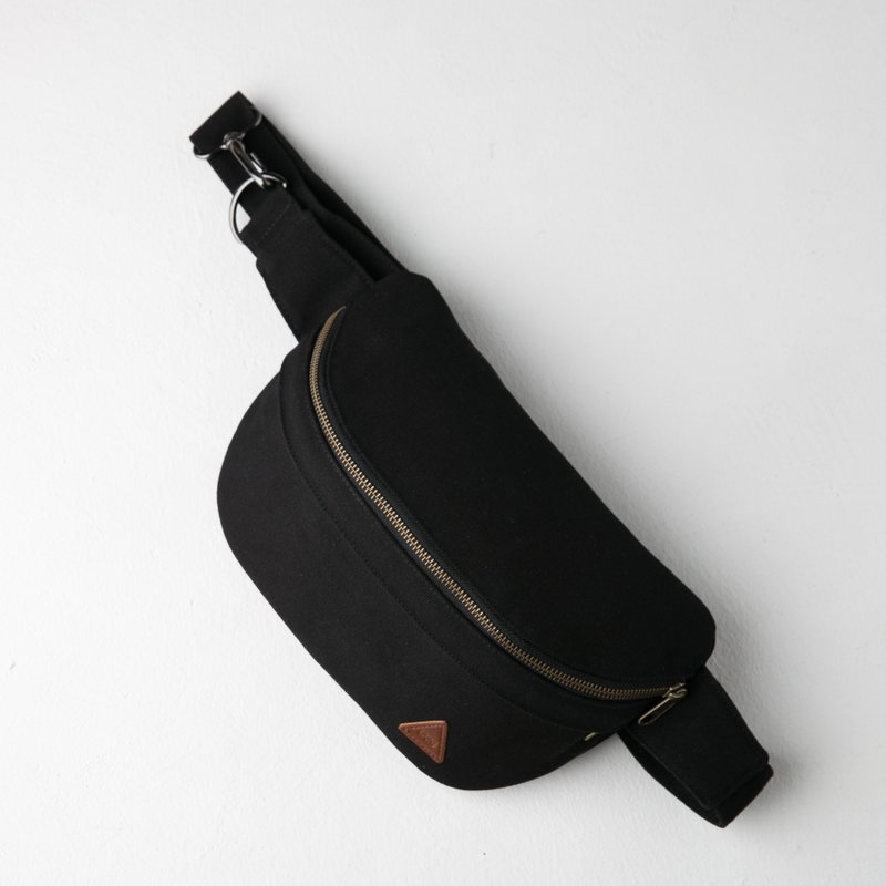Black Crossbody Bag made from Water Repellent Canvas - 侧背包/斜挎包 - 防水材质 黑色