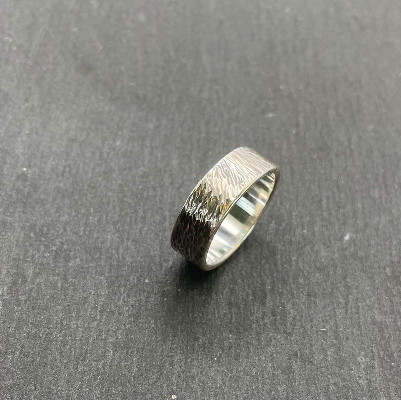 (特价) 流 - 纯银锻敲戒指 宽 6.7mm 厚 1.6mm 国际围 14.5 - 戒指 - 其他金属 银色