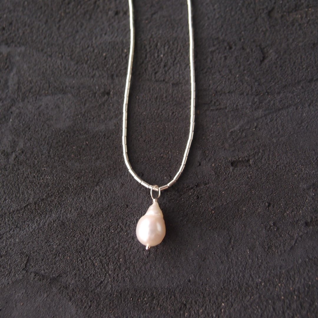 【SV】Hematite × Baroque Pearl Necklace 赤铁矿 × 牡蛎珍珠项链【S】 - 项链 - 银 银色