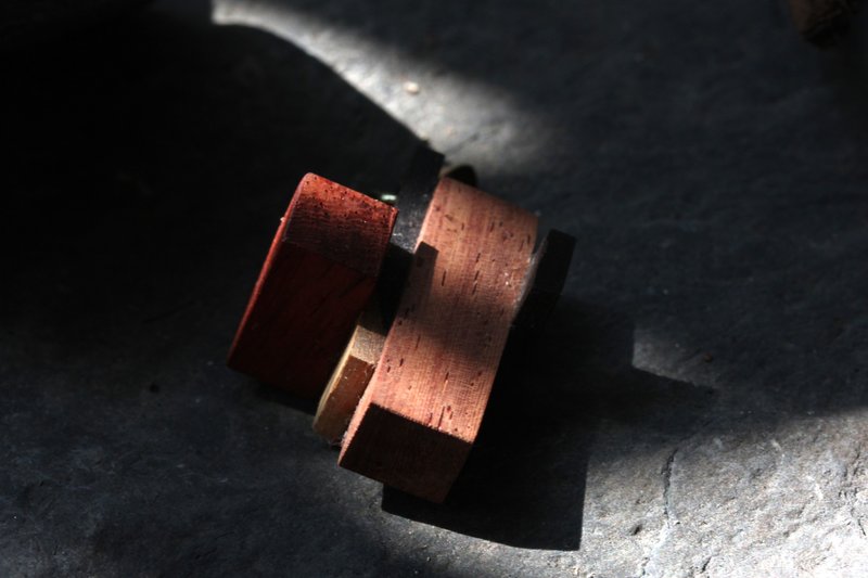 黄铜木项链 - 项链 - 木头 黑色