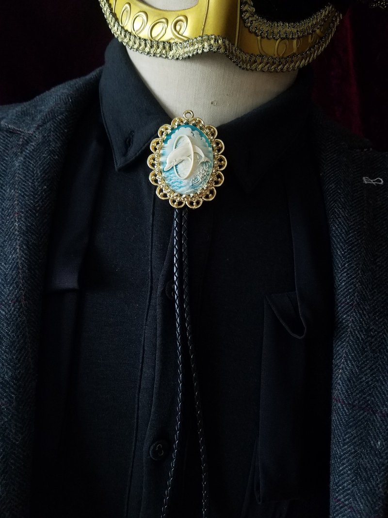 金色和风海豚保罗领带领结西部牛仔bolo tie - 领带/领带夹 - 树脂 金色