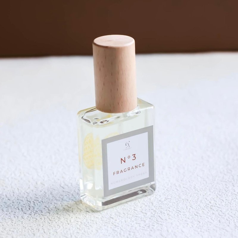 生命灵数3号 天然精油水晶能量香氛喷雾 - 香薰/精油/线香 - 精油 白色