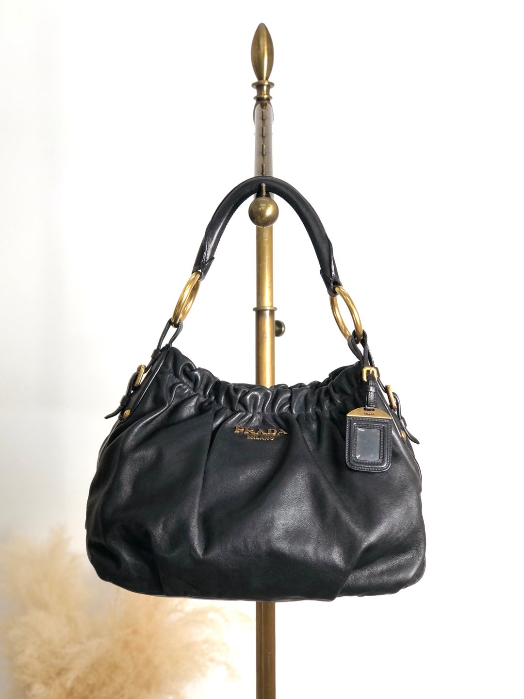 【日本直送 名牌中古包】PRADA 普拉达 肩背包 黑色 经典 Logo 皮革 侧背包 vintage 古董 wyb28y - 侧背包/斜挎包 - 真皮 黑色