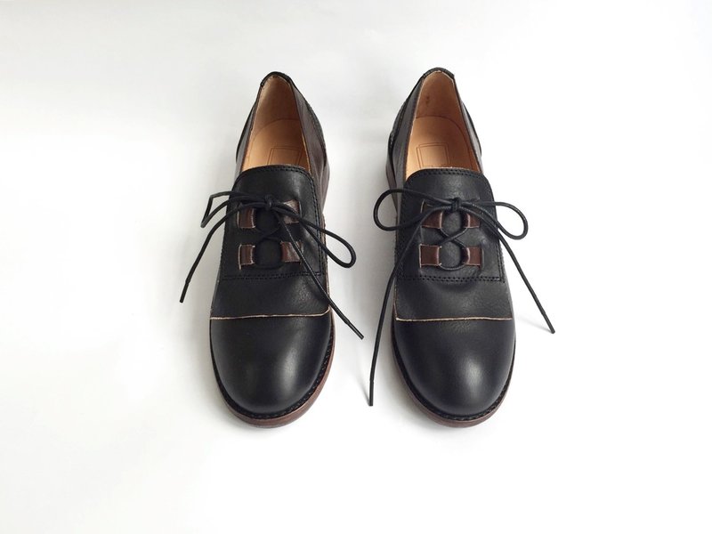 画儿#8008 ||一家四口 经典皮底低跟鞋|| - 女款休闲鞋 - 真皮 黑色