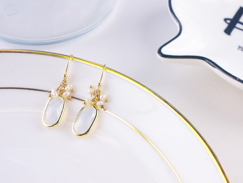 Edith & Jaz • 诞生石小珍珠系列 - 蛋白石耳环(六月) - 耳环/耳夹 - 宝石 白色