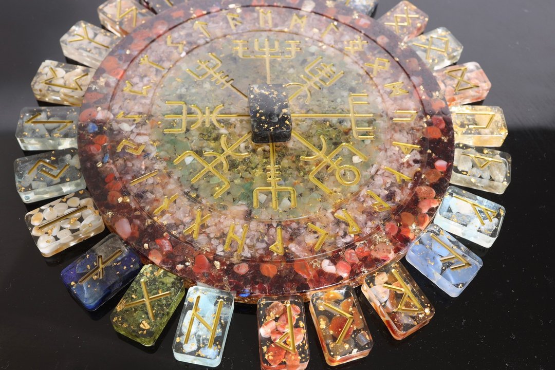 能量矿石卢恩魔法符文奥刚摆阵组-Orgonite水晶矿石能量能量矿石 - 摆饰 - 水晶 多色