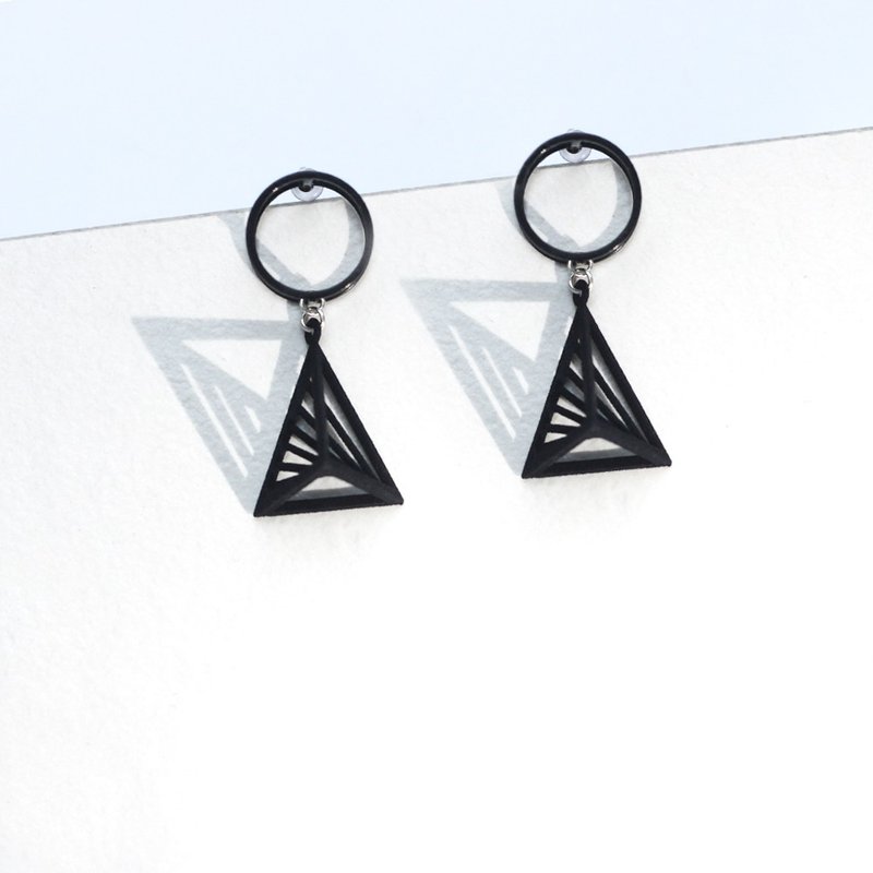 【String Art】3D打印几何三角锥体并圆柱体耳环 - 耳环/耳夹 - 其他金属 黑色