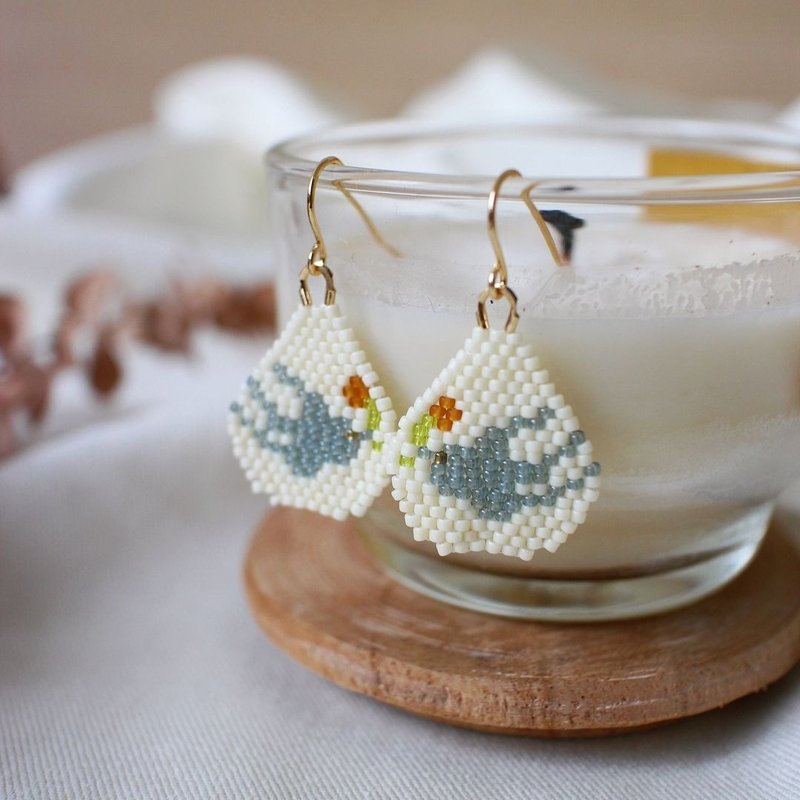 串珠耳饰_水滴/青鸟/beading earing - 耳环/耳夹 - 玻璃 白色