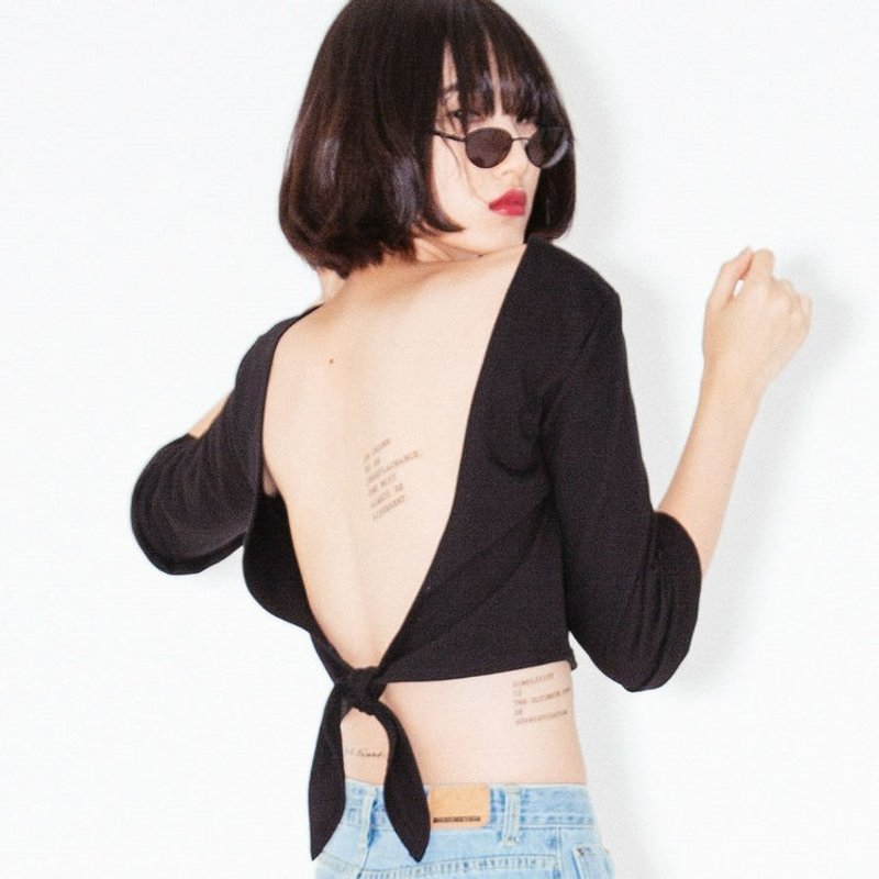 热爱自由露背上衣/ 黑 - 女装 T 恤 - 棉．麻 黑色