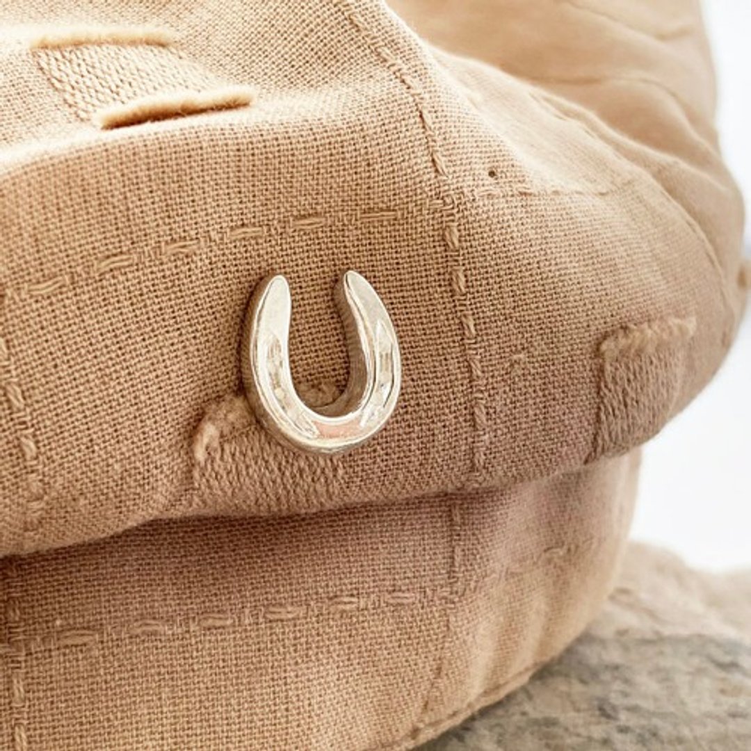 Horseshoe Horseshoe ◇ Silver Hourse Shoe Pin Broach ◇ Silver Hourse Shoe Pin Broach - 男装上衣/T 恤 - 宝石 
