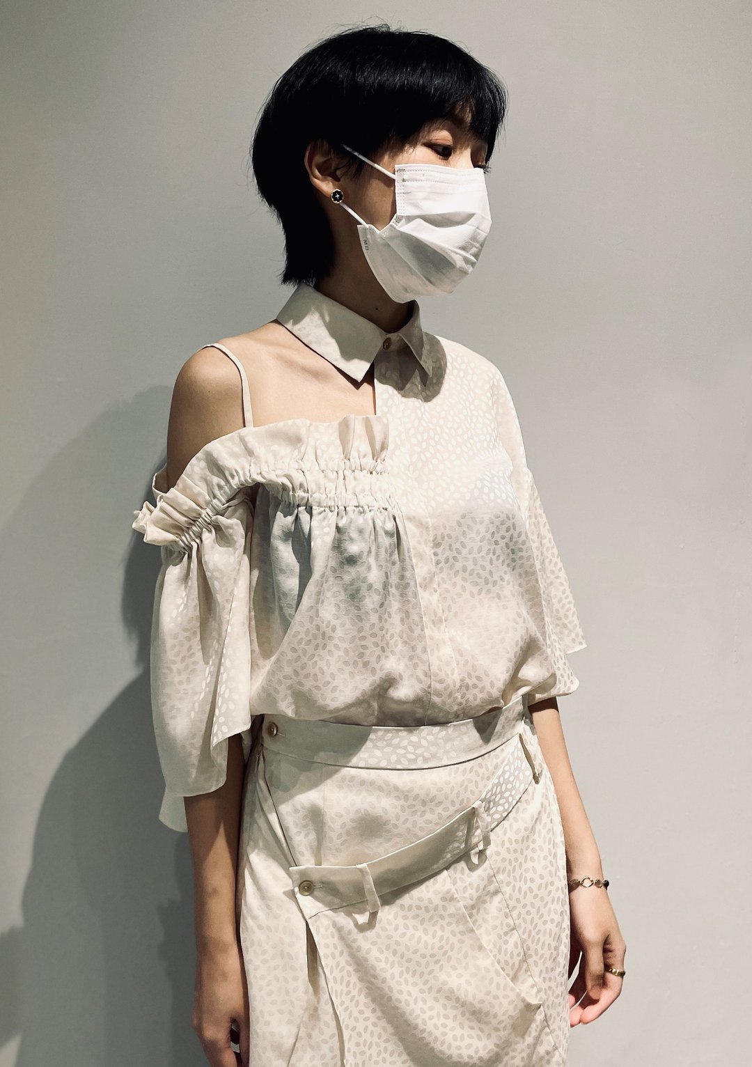不对称抽皱宽摆衬衫 - 女装衬衫 - 其他材质 白色