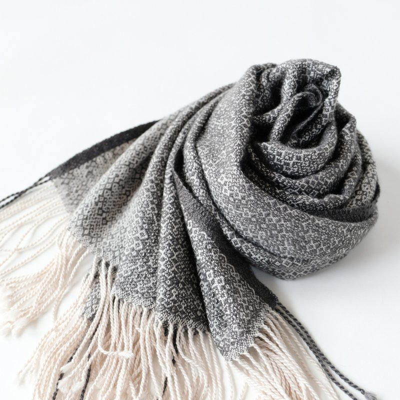 Cashmere 手织cashmere丝绸披肩【珠华03】 - 围巾/披肩 - 其他材质 灰色