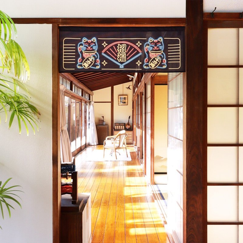 【预订】日本制 萤光招财猫短门帘 - 门帘/门牌 - 棉．麻 蓝色